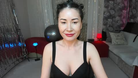 Snapshot of karinasweeety chatting on December 23, 2024, 12:41 pm KarinaSweeety online show from December 23, 2024, 12:41 pm