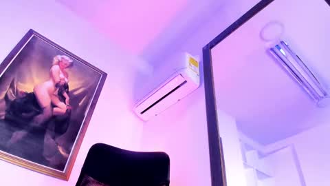 Snapshot of karla_gonzaless chatting on February 13, 2025, 10:11 pm Karla Gonzaless online show from February 13, 2025, 10:11 pm