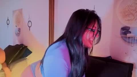 Snapshot of karla_valk1 chatting on October 23, 2025, 7:56 pm karla online show from October 23, 2025, 7:56 pm