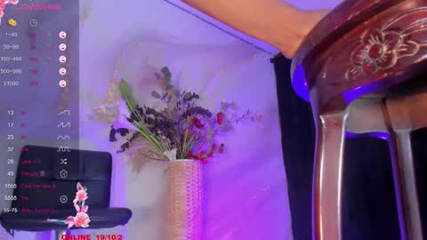 KARLA online show from October 19, 2025, 2:07 pm