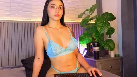 Karli online show from November 28, 2025, 2:25 am