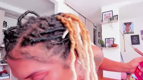 Snapshot of karlye_5 chatting on December 5, 2025, 3:41 pm Karlye online show from December 5, 2025, 3:41 pm