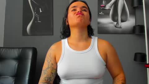 Snapshot of karlyjons_ chatting on June 15, 2026, 6:32 pm online show from June 15, 2026, 6:32 pm