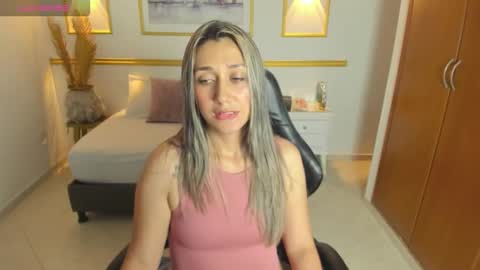karlyy_ online show from November 8, 2025, 7:12 pm