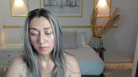 karlyy_ online show from January 19, 2026, 11:25 am