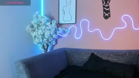 karo_linee online show from June 30, 2026, 12:06 pm