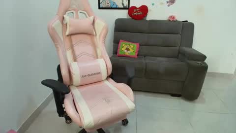 Snapshot of karol_naughty chatting on March 6, 2025, 12:41 pm online show from March 6, 2025, 12:41 pm