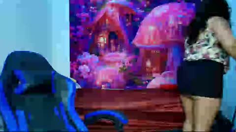 Snapshot of karol_naughty chatting on November 17, 2025, 12:05 am online show from November 17, 2025, 12:05 am