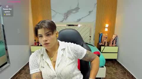 Snapshot of karolandluna chatting on October 25, 2025, 7:41 pm Karol and Luna online show from October 25, 2025, 7:41 pm