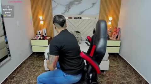 Snapshot of karolandluna chatting on October 29, 2025, 7:37 pm Karol and Luna online show from October 29, 2025, 7:37 pm