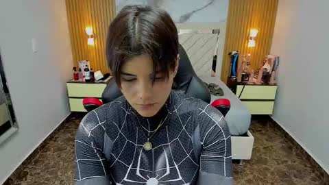 Snapshot of karolandluna chatting on October 31, 2025, 7:48 pm Karol and Luna online show from October 31, 2025, 7:48 pm