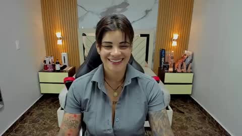 Snapshot of karolandluna chatting on November 1, 2025, 7:27 pm Karol and Luna online show from November 1, 2025, 7:27 pm