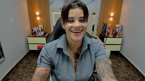 Snapshot of karolandluna chatting on November 6, 2025, 7:59 pm Karol and Luna online show from November 6, 2025, 7:59 pm