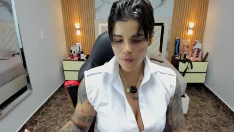 Snapshot of karolandluna chatting on November 24, 2025, 7:35 pm Karol and Luna online show from November 24, 2025, 7:35 pm