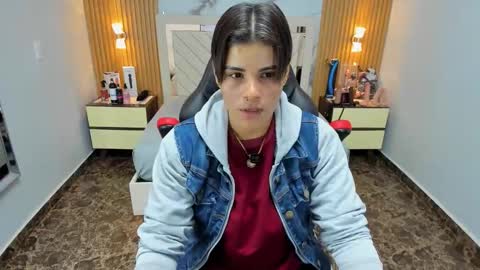 Snapshot of karolandluna chatting on December 1, 2025, 7:19 pm Karol and Luna online show from December 1, 2025, 7:19 pm