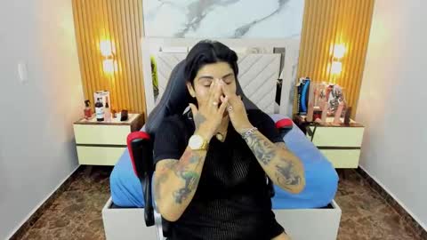 Snapshot of karolandluna chatting on December 15, 2025, 7:51 pm Karol and Luna online show from December 15, 2025, 7:51 pm