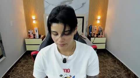 Snapshot of karolandluna chatting on December 22, 2025, 7:33 pm Karol and Luna online show from December 22, 2025, 7:33 pm