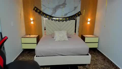 Snapshot of karolandluna chatting on February 7, 2026, 12:31 pm Karol and Luna online show from February 7, 2026, 12:31 pm