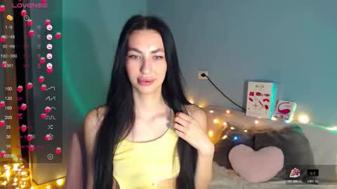 Kira online show from November 22, 2025, 2:43 am