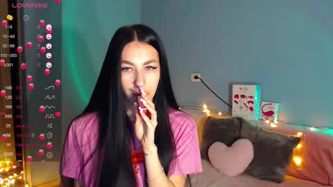 Kira online show from November 25, 2025, 2:11 am