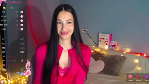 Kira online show from May 18, 2026, 2:07 am