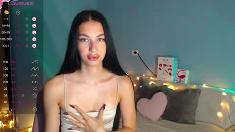 Snapshot of karolina_hottie_ chatting on June 30, 2026, 2:01 am Kira online show from June 30, 2026, 2:01 am