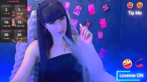 Caroline online show from April 7, 2026, 5:41 am