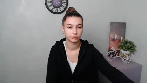 Snapshot of karolinamex_ chatting on February 19, 2025, 10:01 am Karolina online show from February 19, 2025, 10:01 am