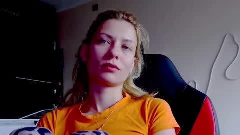 karoline121 online show from October 13, 2025, 9:20 am