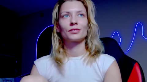 karoline121 online show from October 13, 2025, 9:26 pm