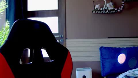 karoline121 online show from December 19, 2025, 9:49 am