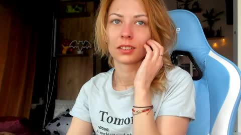 karoline121 online show from March 15, 2026, 4:51 am