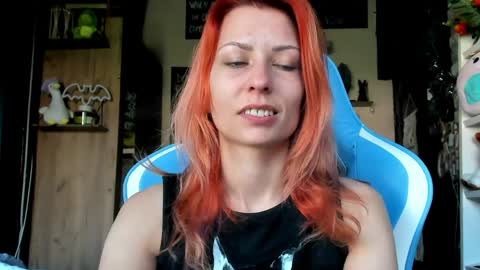 karoline121 online show from April 15, 2026, 9:16 am