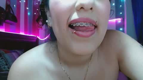 karoline_lov2 online show from December 15, 2025, 10:47 pm