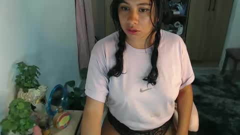 karolinecute online show from December 19, 2024, 6:45 am