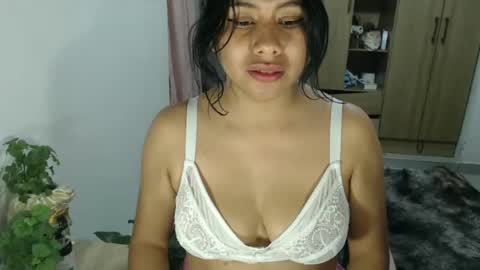 karolinecute online show from December 31, 2024, 8:48 am