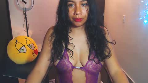 karolinecute online show from March 9, 2025, 3:32 am