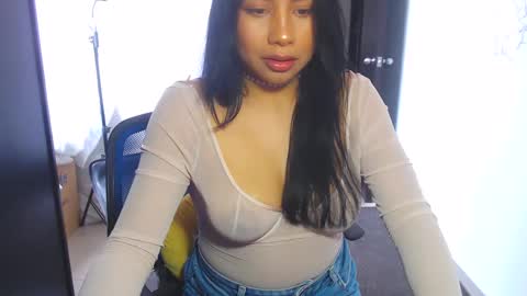 karolinecute online show from March 10, 2025, 8:34 pm