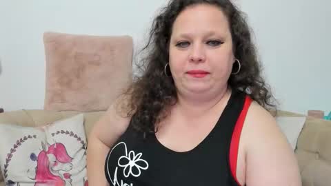 Snapshot of karolinejoyy chatting on February 4, 2026, 11:42 pm KarolineJoyy online show from February 4, 2026, 11:42 pm