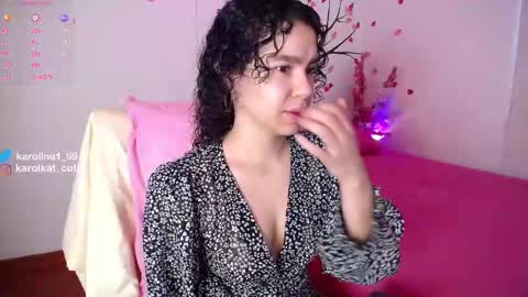 Karolina 3 online show from October 27, 2025, 1:37 pm