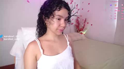 Karolina 3 online show from November 9, 2025, 1:53 pm