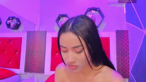 Snapshot of karoll014 chatting on October 14, 2025, 11:33 am Karol online show from October 14, 2025, 11:33 am