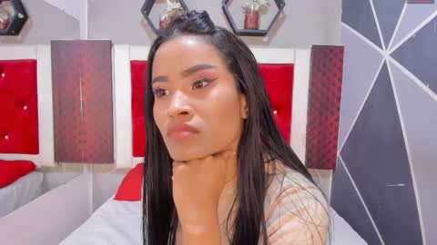 Snapshot of karoll014 chatting on December 4, 2025, 12:03 pm Karol online show from December 4, 2025, 12:03 pm