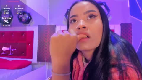 Snapshot of karoll014 chatting on December 16, 2025, 12:10 pm Karol online show from December 16, 2025, 12:10 pm