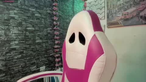 KAROLL online show from October 23, 2025, 12:37 pm