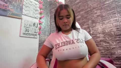 Snapshot of karoll__sex chatting on February 3, 2026, 1:27 pm KAROLL online show from February 3, 2026, 1:27 pm