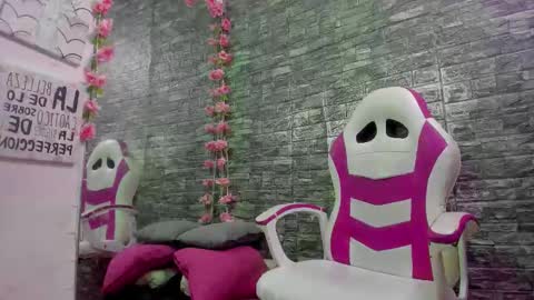 Snapshot of karoll__sex chatting on February 26, 2026, 12:37 pm KAROLL online show from February 26, 2026, 12:37 pm