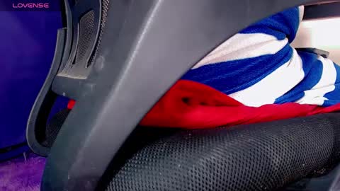 Snapshot of karoll_scoott chatting on January 7, 2025, 7:28 pm karol online show from January 7, 2025, 7:28 pm