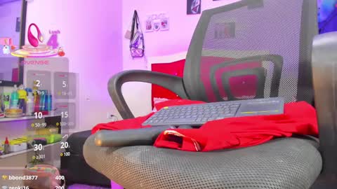 Snapshot of karoll_scoott chatting on March 8, 2025, 10:34 pm karol online show from March 8, 2025, 10:34 pm