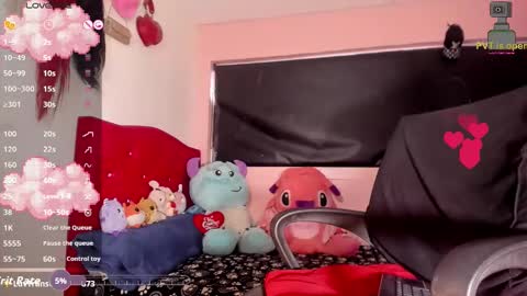 Snapshot of karoll_scoott chatting on November 8, 2025, 11:21 am karol online show from November 8, 2025, 11:21 am